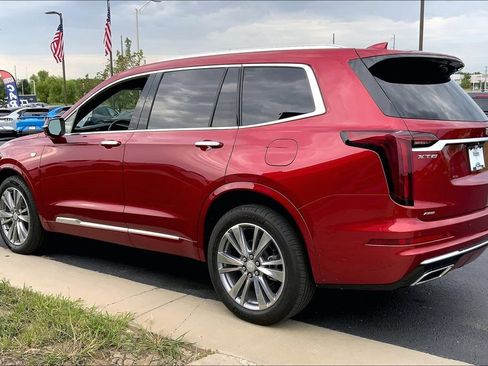 Used 2025 Cadillac XT6 Premium Luxury AWD/4WD image 2