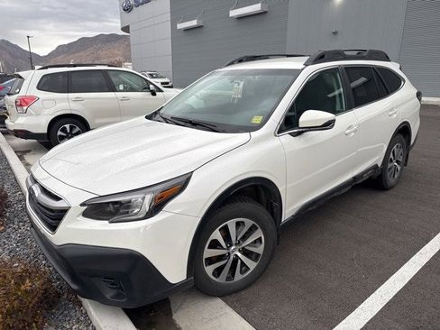 Used 2020 Subaru Outback Premium image 7