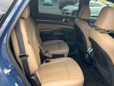 Certified 2025 Kia Sorento SX Prestige w/ Olive Brown Leather Package AWD/4WD image 38