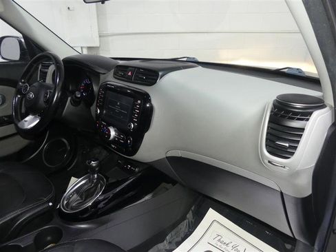 Used 2017 Kia Soul + w/ Primo Package image 24