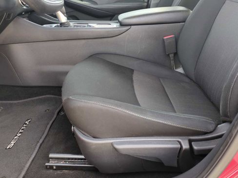 Used 2024 Nissan Sentra SV image 18