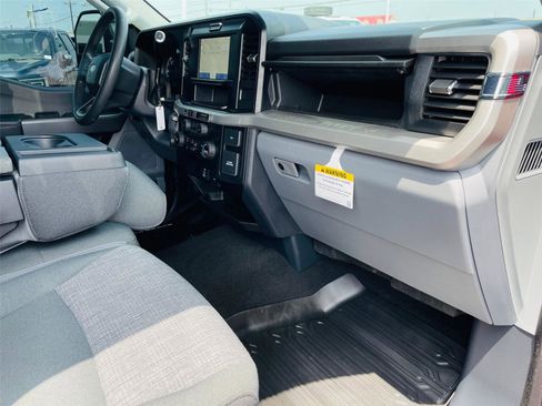Used 2025 Ford F250 XLT AWD/4WD image 23