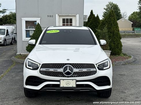 Used 2020 Mercedes-Benz GLC 300 4MATIC Coupe image 2
