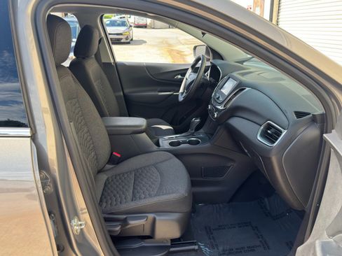 Used 2018 Chevrolet Equinox LT FWD image 14