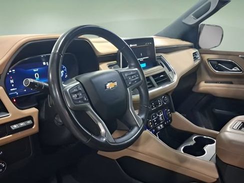 Used 2023 Chevrolet Suburban Premier AWD/4WD image 29