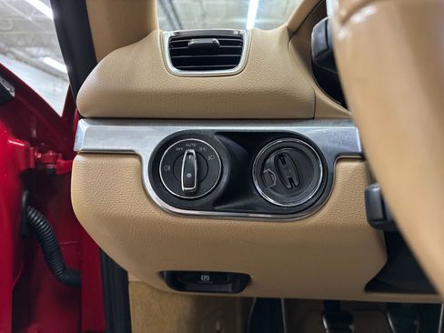 Used 2015 Porsche Cayman image 16