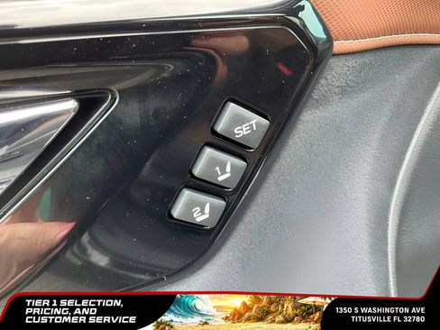 Used 2025 Subaru Forester Touring w/ Popular Package - Touring AWD/4WD image 22