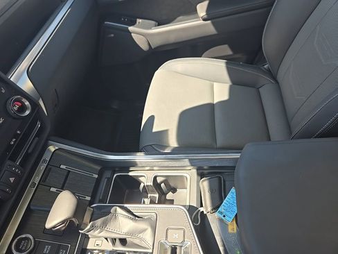 Used 2026 Lexus GX 550 w/ Accessory Package (2T) AWD/4WD image 25