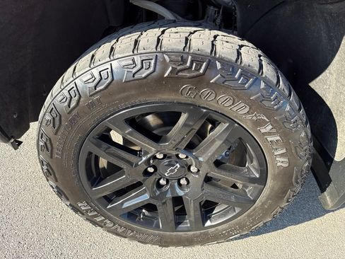 Used 2024 Chevrolet Silverado 1500 LT Trail Boss w/ Protection Package AWD/4WD image 5