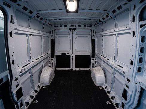 Used 2023 RAM ProMaster 2500 image 38