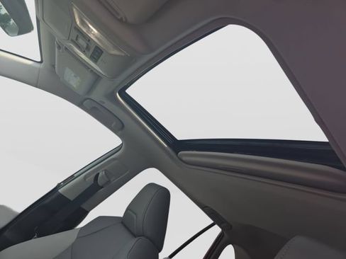 Used 2025 Toyota RAV4 XLE Premium FWD image 29