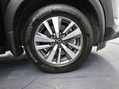 Used 2025 Nissan Pathfinder SL AWD/4WD image 6
