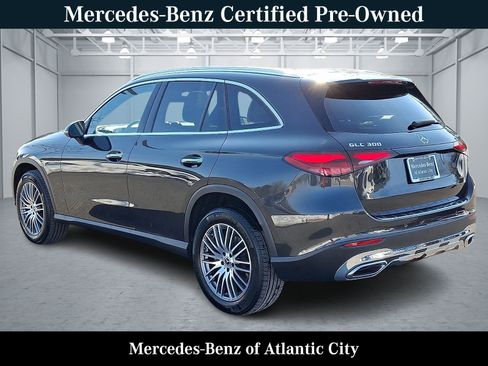 Used 2026 Mercedes-Benz GLC 300 4MATIC image 4