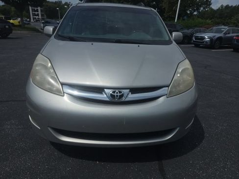 Used 2008 Toyota Sienna XLE Limited w/ XLE Limited Pkg 2 FWD image 4