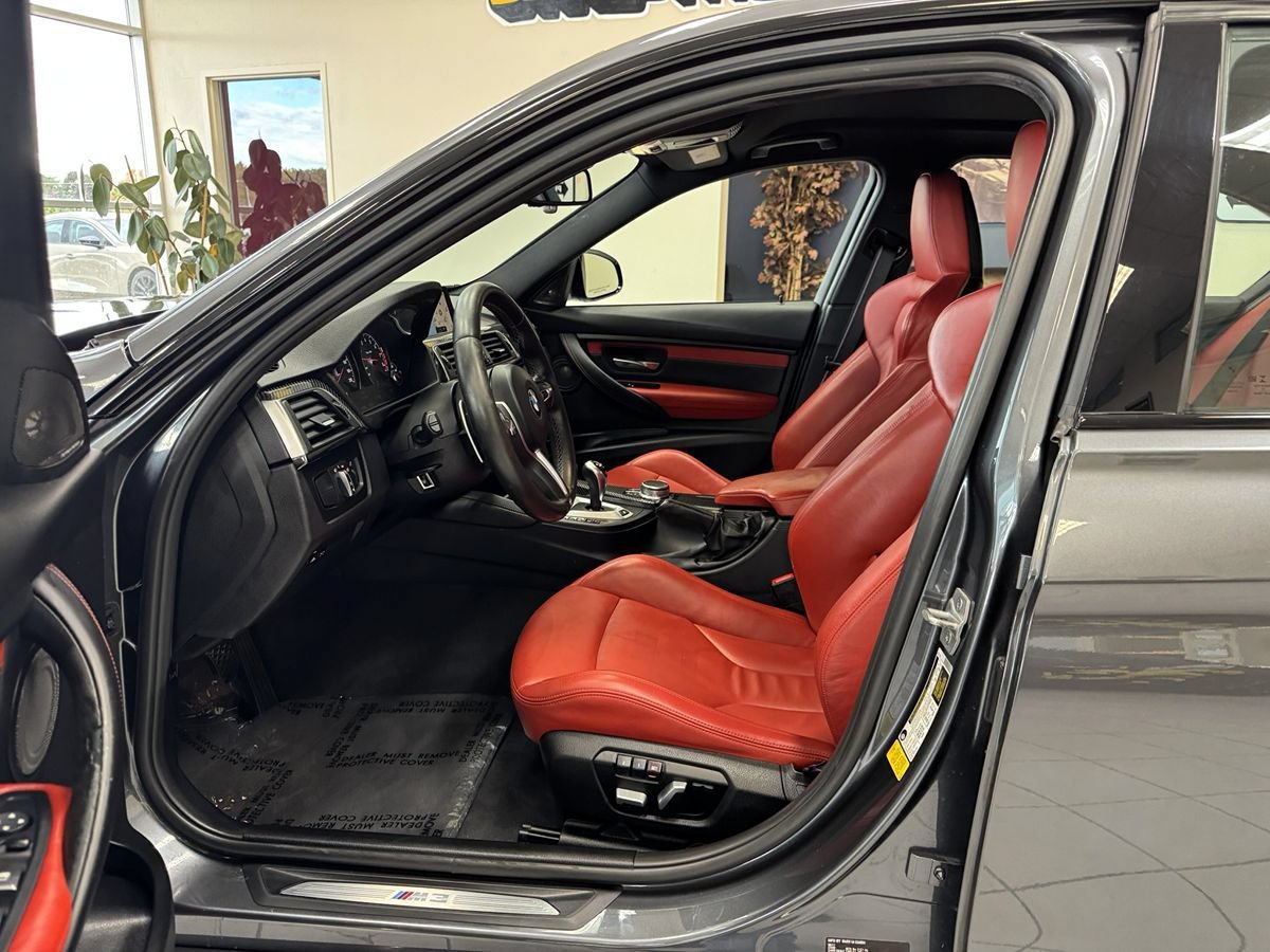 Used 2018 BMW M3 RWD image 15