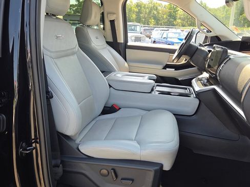 Used 2025 Ford Expedition Max Platinum w/ Driver's Package AWD/4WD image 16