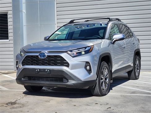 Used 2024 Toyota RAV4 XLE Premium image 5