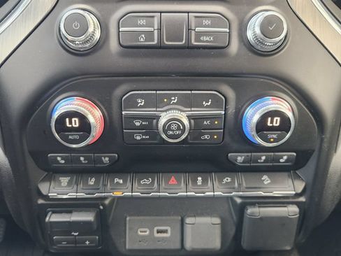 Used 2020 GMC Sierra 2500 Denali w/ Denali Ultimate Package AWD/4WD image 17