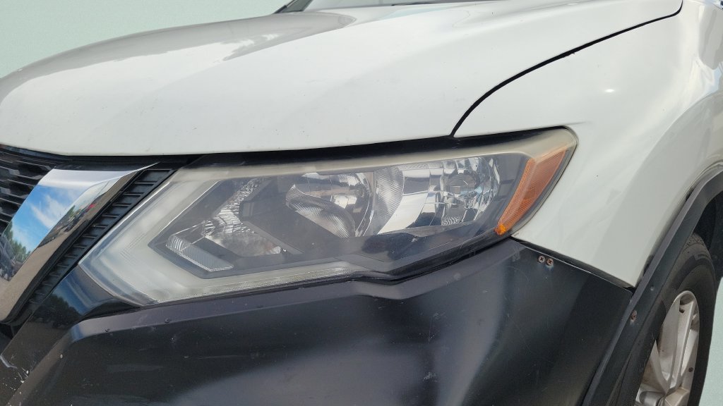 Used 2017 Nissan Rogue SV AWD/4WD image 3