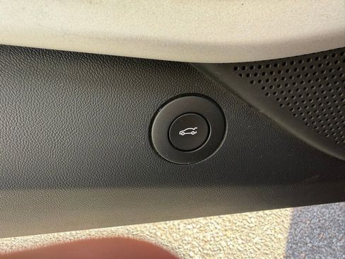 Used 2018 Chevrolet Camaro SS image 13