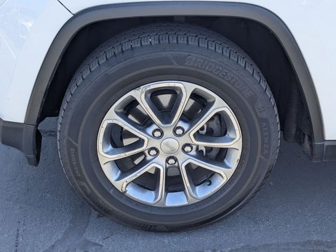 Used 2014 Jeep Grand Cherokee Limited w/ Trailer Tow Group IV AWD/4WD image 13