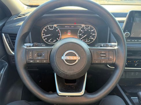 Used 2024 Nissan Rogue S image 16