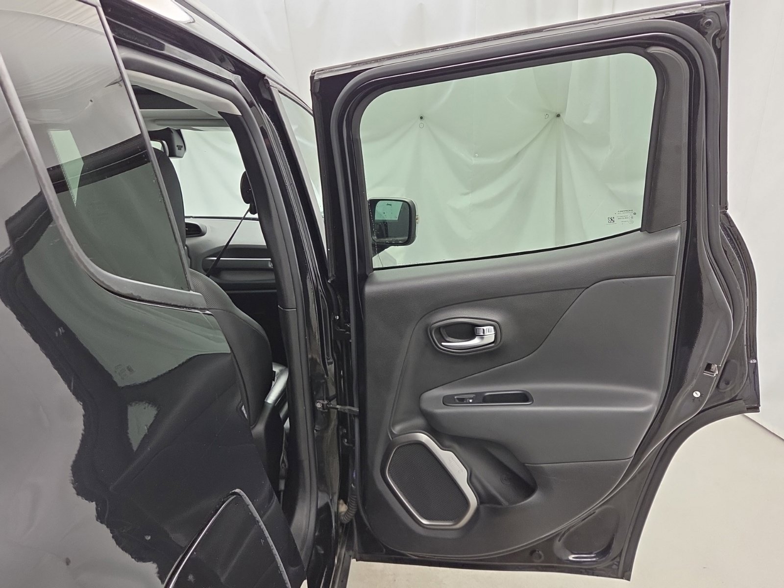 Certified 2018 Jeep Renegade Limited w/ UConnect 8.4 Nav Group AWD/4WD image 37