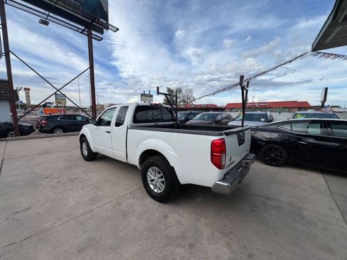 Used 2017 Nissan Frontier SV AWD/4WD image 5