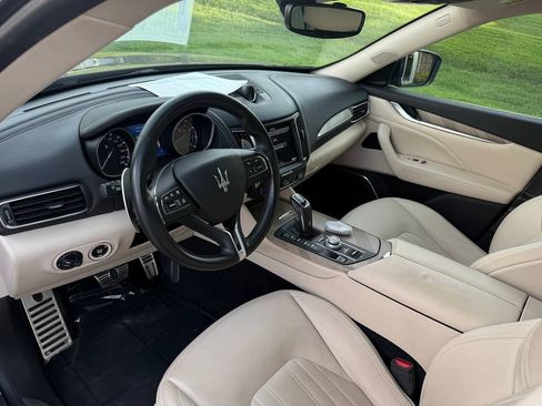 Used 2019 Maserati Levante S GranLusso AWD/4WD image 10