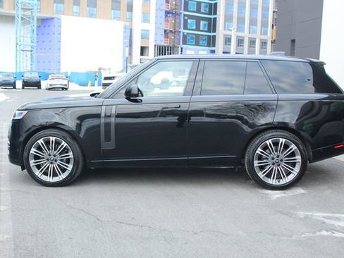 Used 2023 Land Rover Range Rover SE image 6