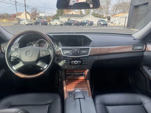 Used 2012 Mercedes-Benz E 350 4MATIC Sedan image 7