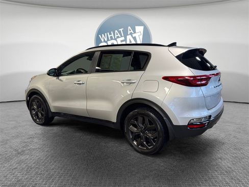 Certified 2022 Kia Sportage Nightfall Edition image 6