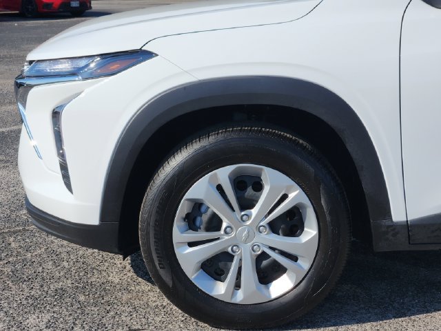 Used 2026 Chevrolet Trax LS FWD image 7