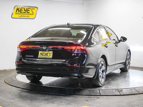 Used 2023 Honda Accord EX image 4