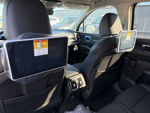 New 2026 Kia Sorento S AWD/4WD image 8