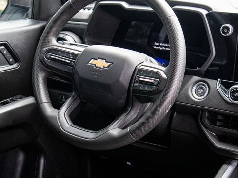 Used 2025 Chevrolet Colorado W/T RWD image 21