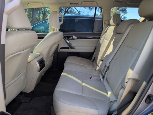 Used 2015 Lexus GX 460 image 22