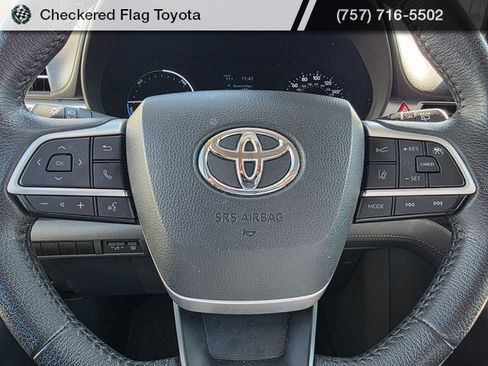 Used 2021 Toyota Sienna XLE w/ XLE Plus Package image 14