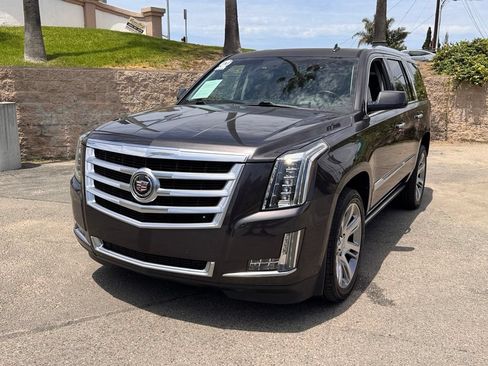 Used 2015 Cadillac Escalade Premium AWD/4WD image 7