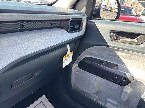 New 2025 Ford Maverick XLT image 24