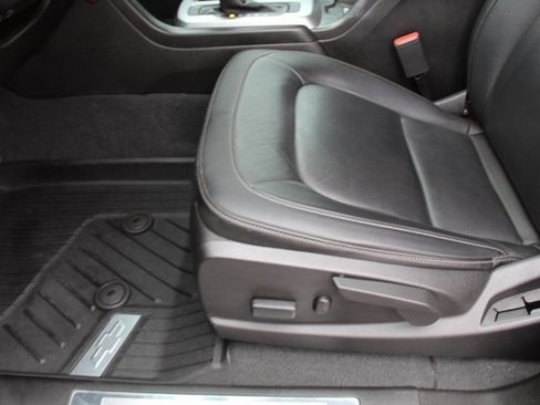 Used 2020 Chevrolet Colorado ZR2 w/ ZR2 Midnight Special Edition image 33