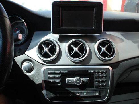 Used 2015 Mercedes-Benz GLA 250 image 15