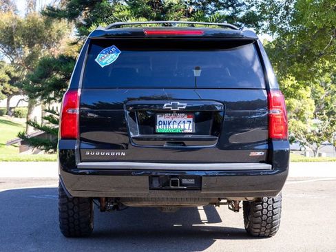 Used 2020 Chevrolet Suburban LT w/ Z71 Midnight Edition image 11