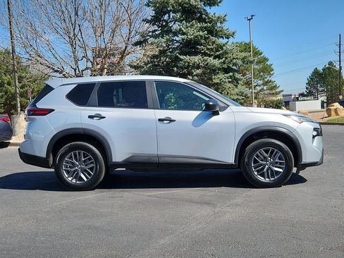 Used 2024 Nissan Rogue S image 3