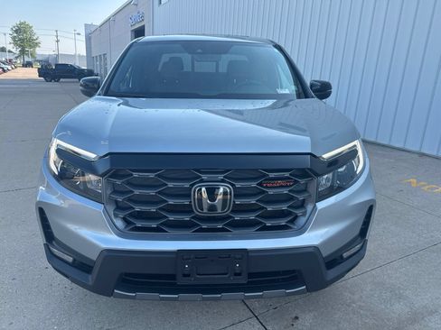 Used 2025 Honda Ridgeline TrailSport image 3