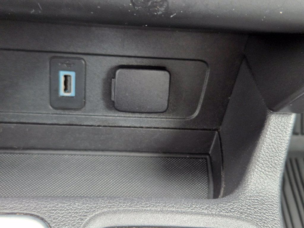 Used 2019 Ford Escape SE FWD image 40
