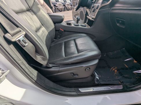 Used 2014 Jeep Grand Cherokee Limited image 13