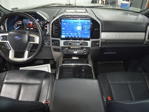 Used 2022 Ford F350 Lariat w/ Black Appearance Package AWD/4WD image 30