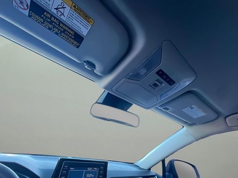 Used 2019 Toyota RAV4 LE image 13