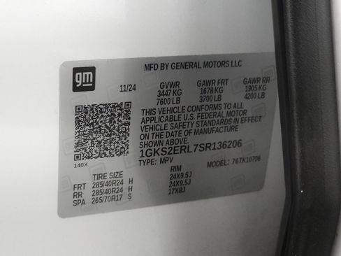 Used 2025 GMC Yukon Denali Ultimate w/ LPO, Floor Liner Package AWD/4WD image 36
